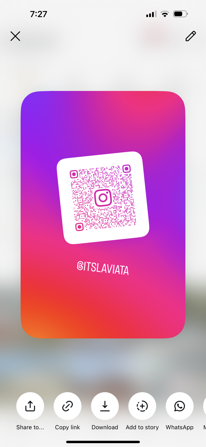 @ItsLaViata's signature